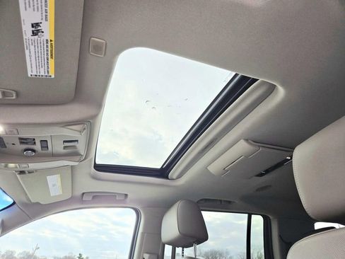 Used 2019 Chevrolet Suburban Premier image 9