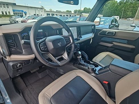 Used 2022 Ford Bronco Wildtrak image 14