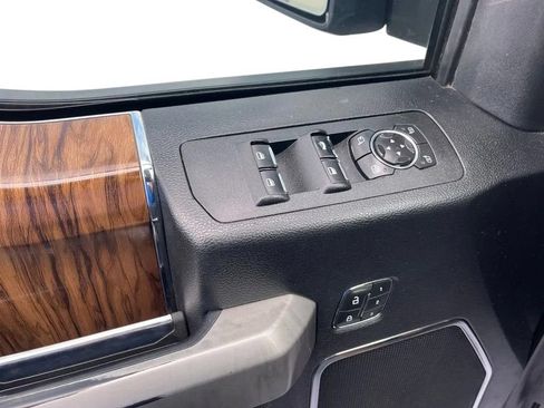Used 2019 Ford F150 Lariat w/ Equipment Group 502A Luxury AWD/4WD image 32