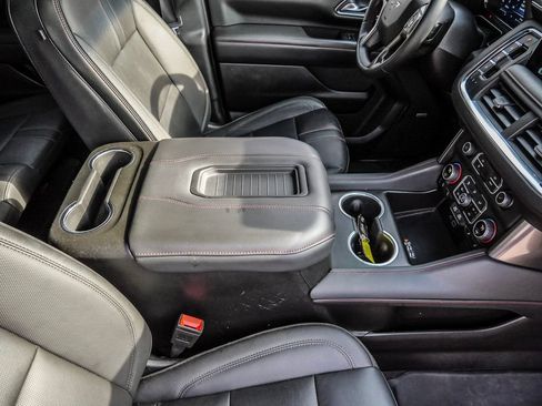 Used 2024 Chevrolet Suburban RST w/ Sport Performance Package AWD/4WD image 18