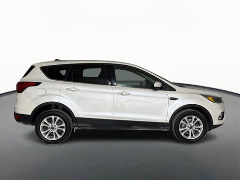 Used 2019 Ford Escape SE image 4