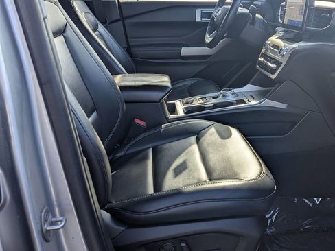 Used 2021 Ford Explorer XLT w/ Equipment Group 202A image 26