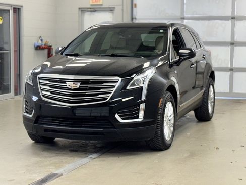 Used 2019 Cadillac XT5 Base image 3
