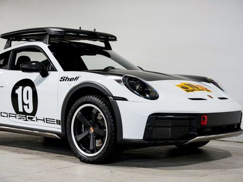 Used 2024 Porsche 911 Dakar image 51