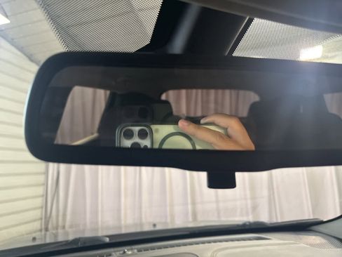 Used 2018 Jeep Cherokee Latitude w/ Altitude Package image 21