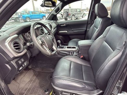 Certified 2023 Toyota Tacoma Limited w/ Nightshade Package image 27