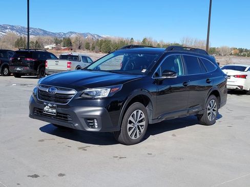 Used 2021 Subaru Outback Premium image 1