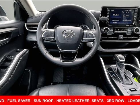 Used 2021 Toyota Highlander XLE AWD/4WD image 8