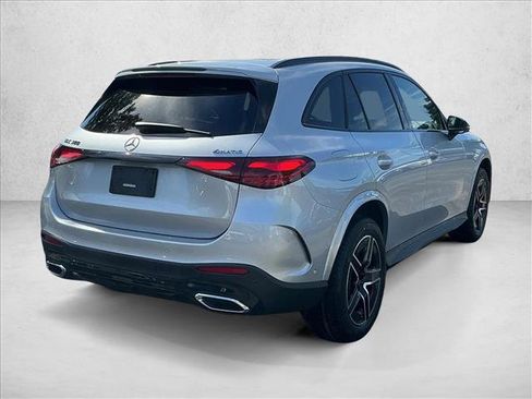 Used 2023 Mercedes-Benz GLC 300 4MATIC image 5