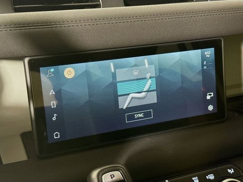 Certified 2022 Land Rover Defender 110 X-Dynamic SE image 18
