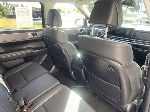 Used 2025 Hyundai Santa Fe XRT image 13