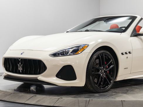 Used 2018 Maserati GranTurismo Sport image 5