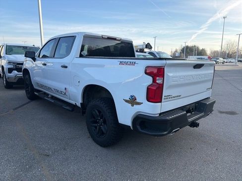 Used 2019 Chevrolet Silverado 1500 Custom Trail Boss w/ Custom Convenience Package image 4