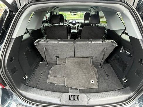 Used 2024 Ford Explorer XLT w/ Equipment Group 202A AWD/4WD image 9
