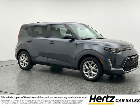 Used 2025 Kia Soul LX w/ LX Technology Package FWD image 1