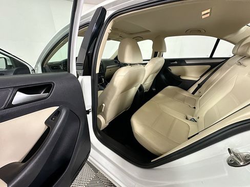 Used 2018 Volkswagen Jetta Wolfsburg Edition FWD image 17