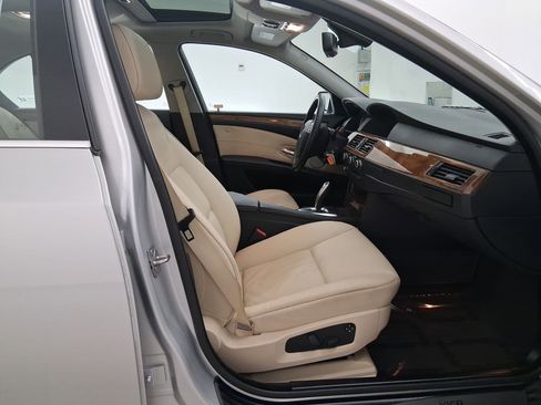 Used 2010 BMW 528i Sedan image 30