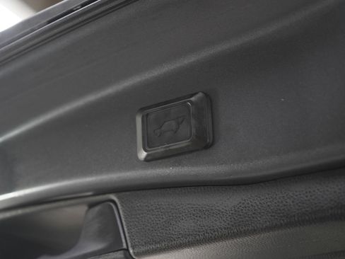 Used 2025 Toyota RAV4 XLE image 18