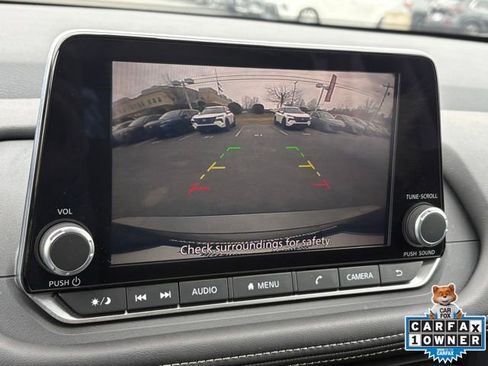 Used 2025 Nissan Rogue S image 12