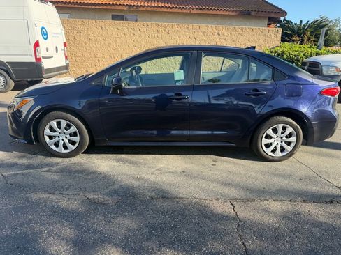 Used 2022 Toyota Corolla LE image 4