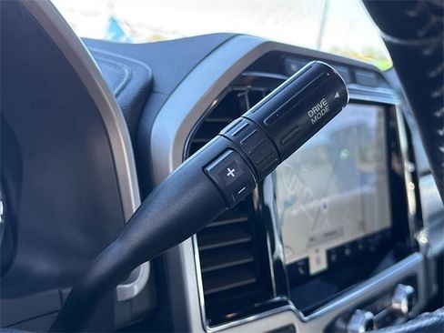 Used 2022 Ford F250 Lariat w/ Lariat Value Package image 31