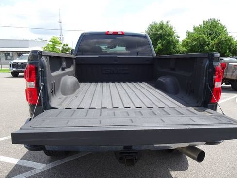 Used 2018 GMC Sierra 2500 SLT w/ Duramax Plus Package AWD/4WD image 30