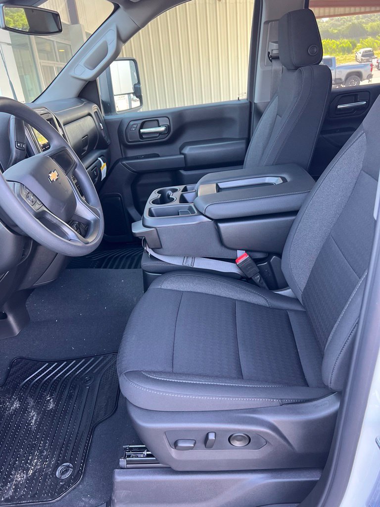 New 2026 Chevrolet Silverado 2500 Custom w/ Custom Value Package AWD/4WD image 17
