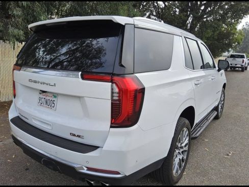 Used 2025 GMC Yukon Denali AWD/4WD image 4