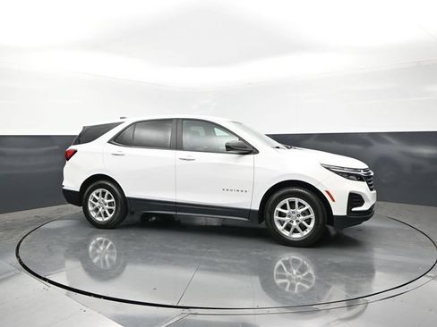Used 2023 Chevrolet Equinox LS w/ LS Convenience Package FWD image 6