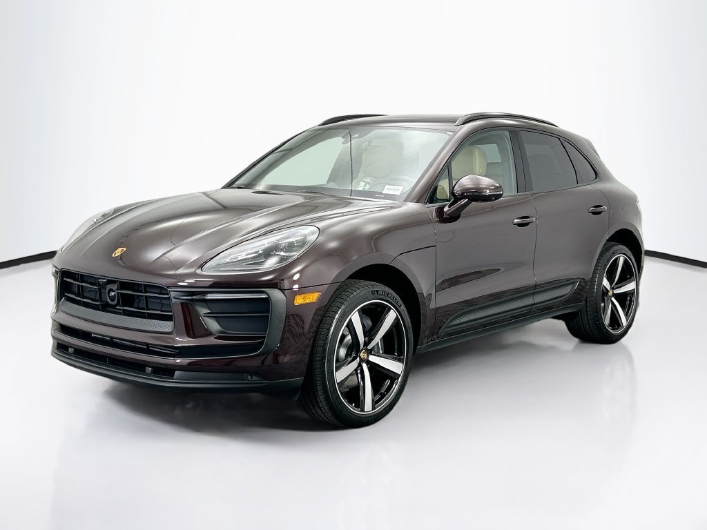 Certified 2026 Porsche Macan AWD/4WD image 1