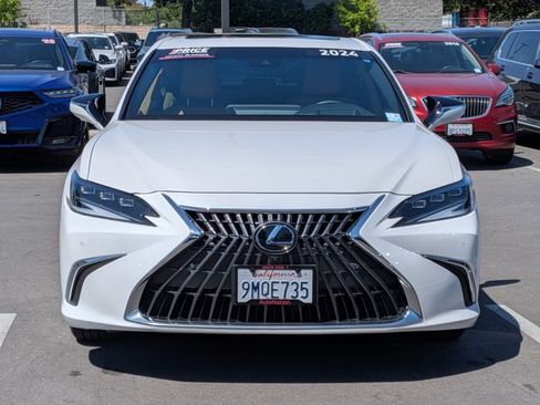 Used 2024 Lexus ES 300h w/ Accessory Package (Z2) FWD image 2