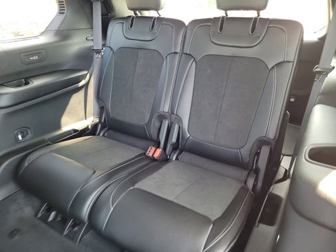 New 2025 Jeep Grand Cherokee L Altitude image 12