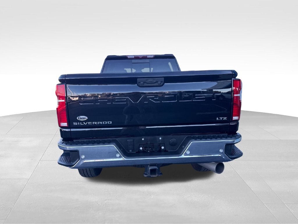 Used 2024 Chevrolet Silverado 2500 LTZ w/ LTZ Convenience Package AWD/4WD image 4