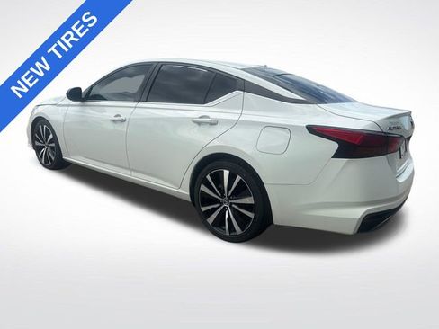 Used 2022 Nissan Altima 2.5 SR FWD image 5