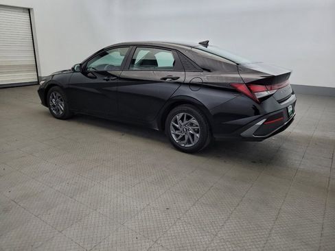 Used 2024 Hyundai Elantra SEL FWD image 3
