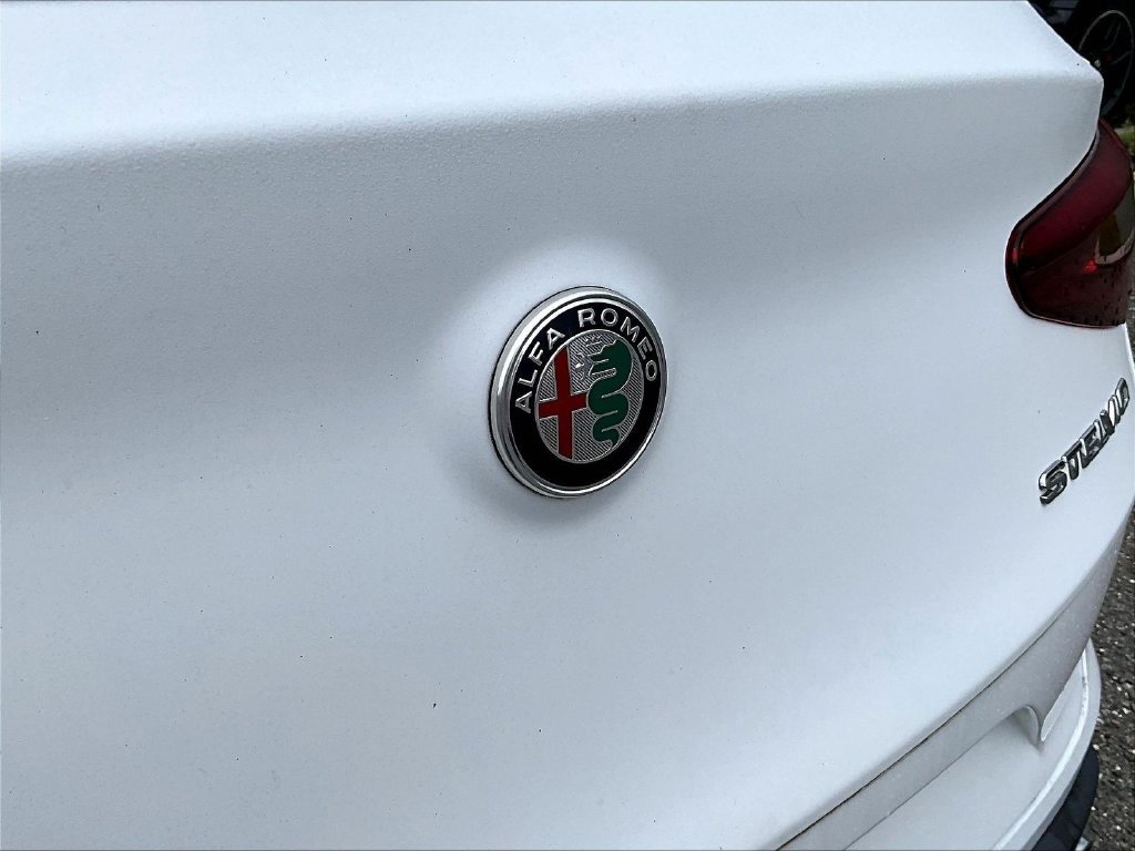 Used 2019 Alfa Romeo Stelvio Ti Sport w/ Quick Order Package 22S Sport AWD/4WD image 24