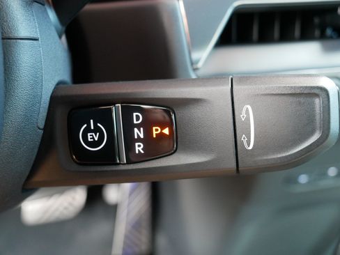 Used 2024 Kia EV9 GT-Line AWD/4WD image 24