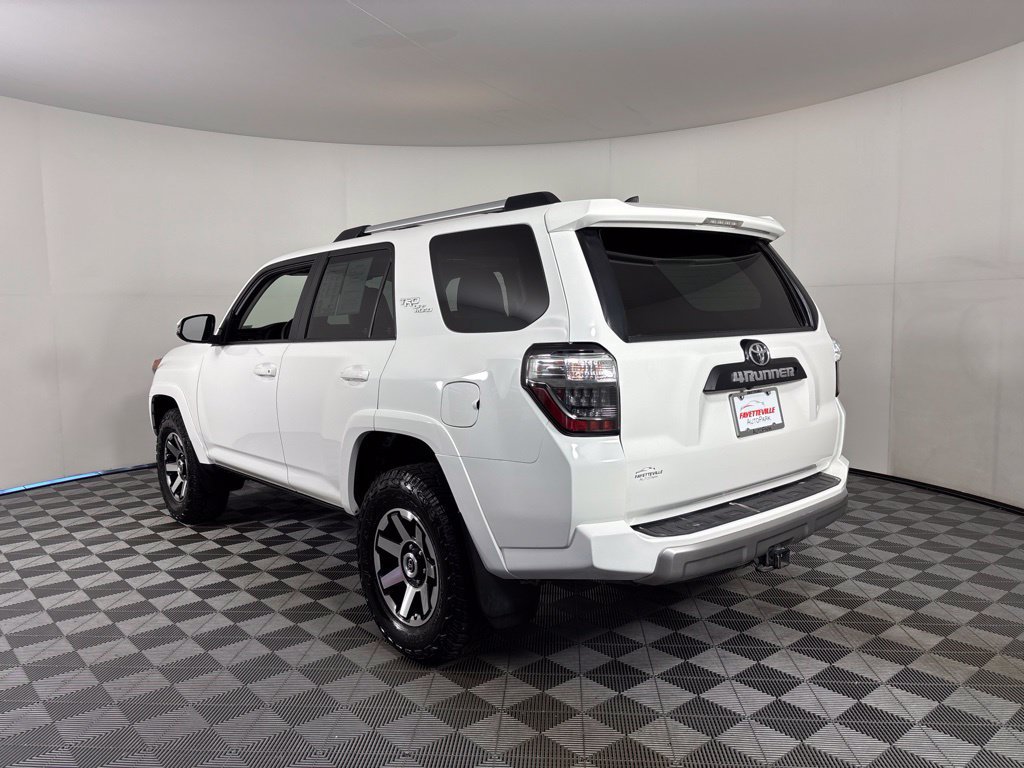 Used 2018 Toyota 4Runner TRD Off-Road Premium AWD/4WD image 3