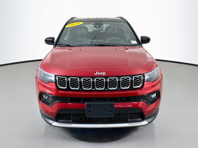 Used 2025 Jeep Compass Limited AWD/4WD image 2
