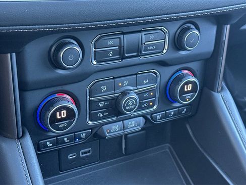 Used 2022 Chevrolet Tahoe High Country image 25