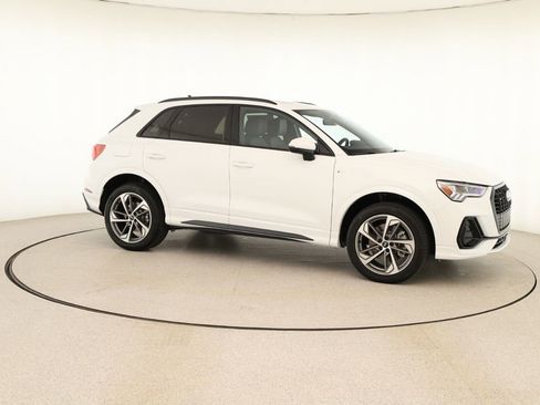 New 2025 Audi Q3 2.0T Premium image 9