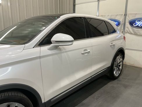 Used 2017 Lincoln MKX Black Label w/ Driver Assistance Package image 5