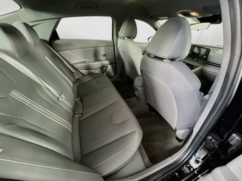 Certified 2025 Hyundai Elantra Sport FWD image 26