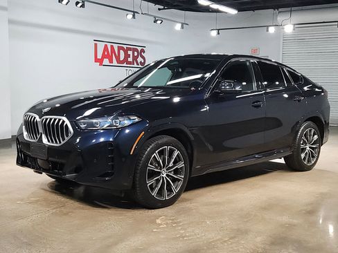 Used 2025 BMW X6 xDrive40i w/ Climate Comfort Package AWD/4WD image 3