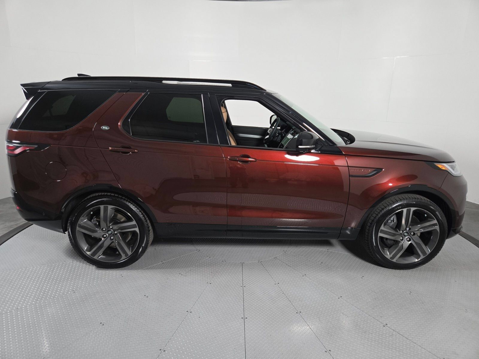 New 2026 Land Rover Discovery Limited Edition AWD/4WD image 6