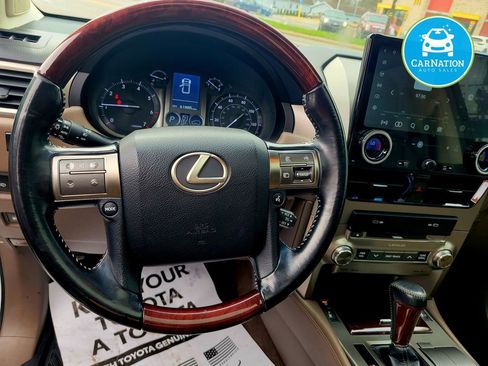 Used 2018 Lexus GX 460 Premium w/ Premium Package AWD/4WD image 18