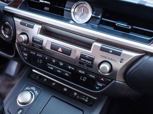 Used 2015 Lexus ES 350 w/ Luxury Package FWD image 21