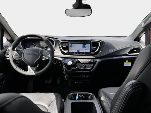 New 2025 Chrysler Pacifica Select FWD image 12