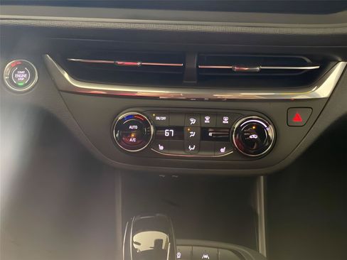 Used 2024 Buick Envista Preferred w/ Convenience I Package FWD image 22