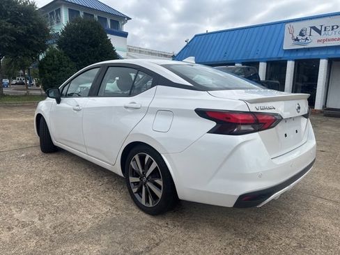 Used 2020 Nissan Versa SR w/ Convenience Package image 7